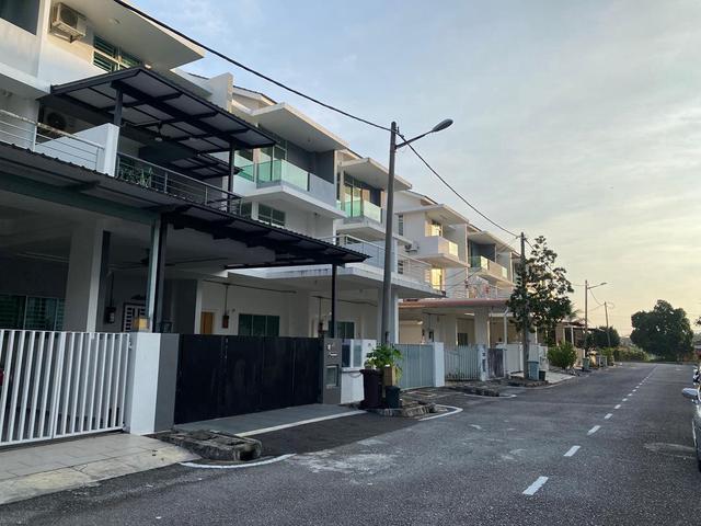 Terraced House for rent in Wellesley, Penang