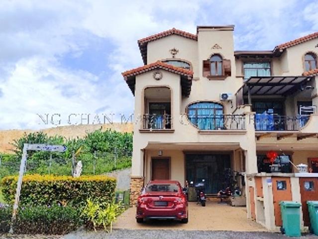 Terraced House for sale in Kuala Selangor, Selangor