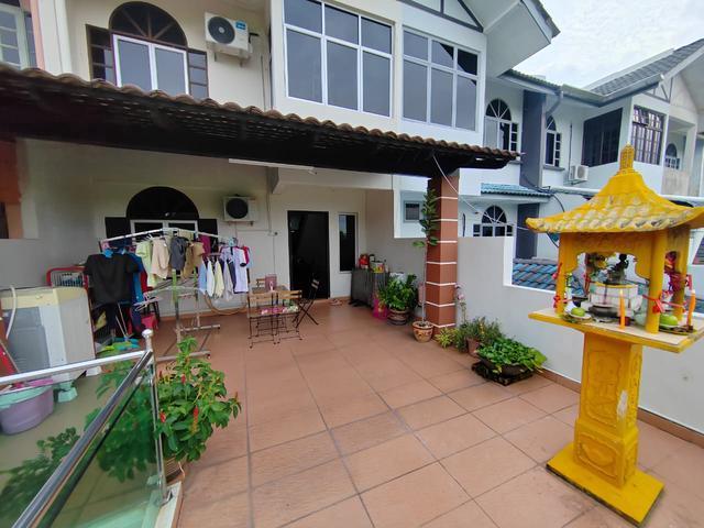Terraced House for sale in Malaka