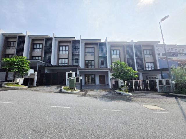 Terraced House for sale in Langat, Selangor