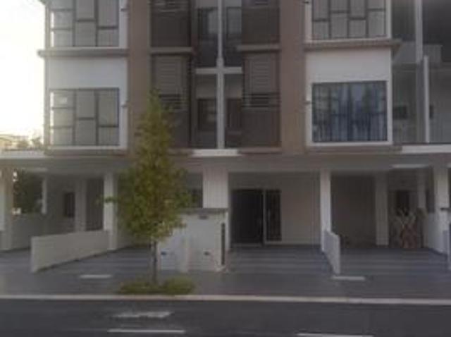 Townhouse for rent in Petaling, Subang Jaya
