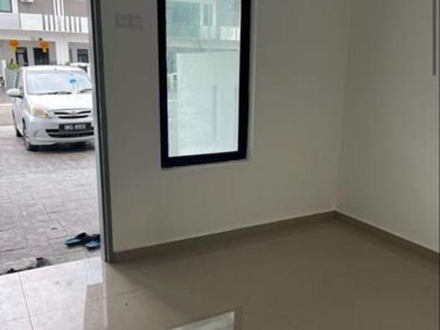 Townhouse for rent in Petaling, Subang Jaya