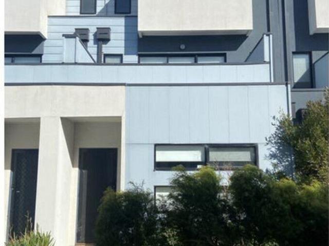 Townhouse for rent in Pakenham, Melbourne