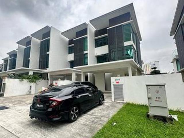 Terraced House for sale in Tanjong Sepat, Selangor