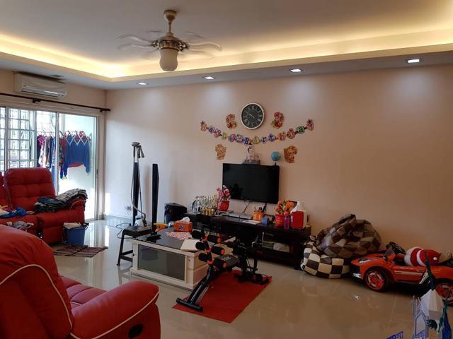 Townhouse for sale in Petaling, Subang Jaya
