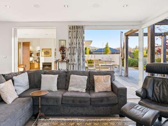 House for sale in Otakou