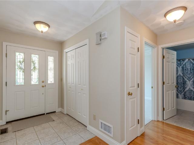 Condo for sale in Cranston, Rhode Island