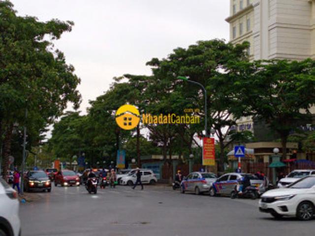 Nhà mặt phố bán