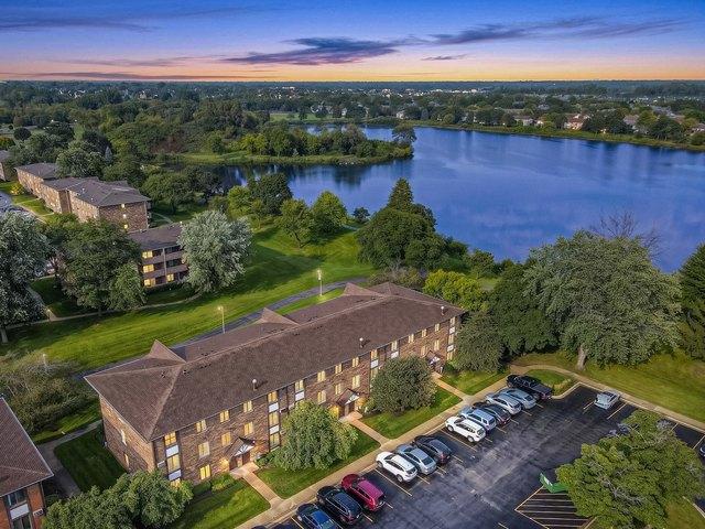 Condo for sale in Vernon Hills, Lake County