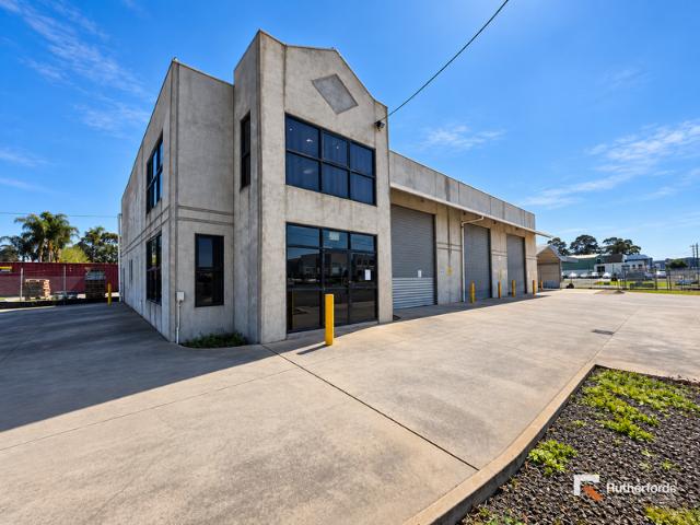 Warehouse for rent in Sunshine West, Melbourne
