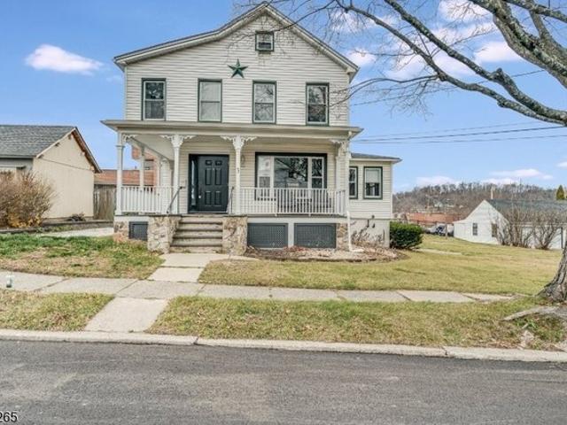 House for sale in Newton, New Jersey