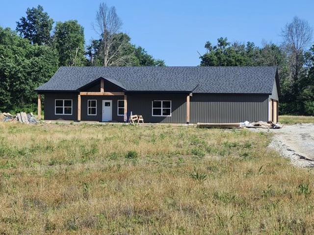 House for sale in Sturgeon, Missouri