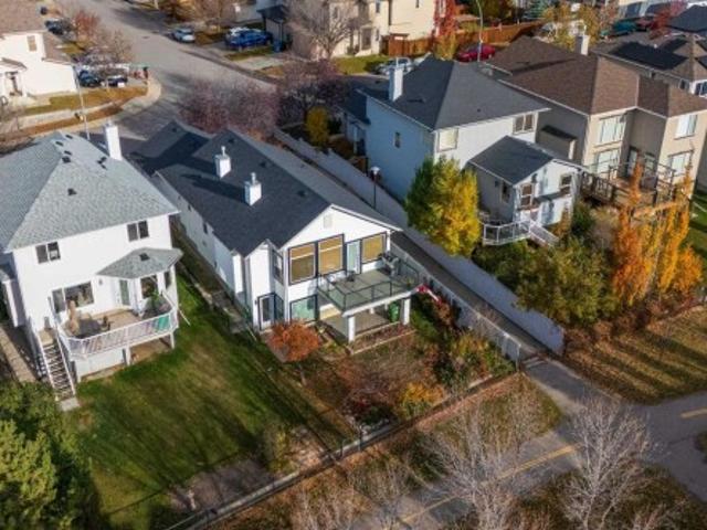 House for sale in Tuscany, Calgary