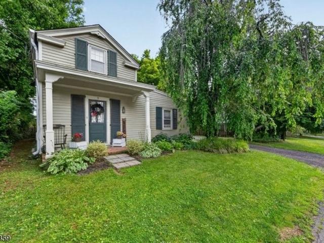House for sale in Kendall Park, New Jersey