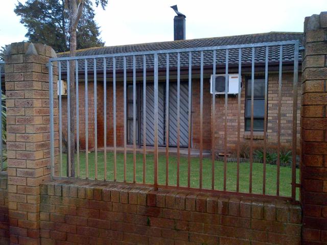 Townhouse for sale in Kraaifontein, Western Cape