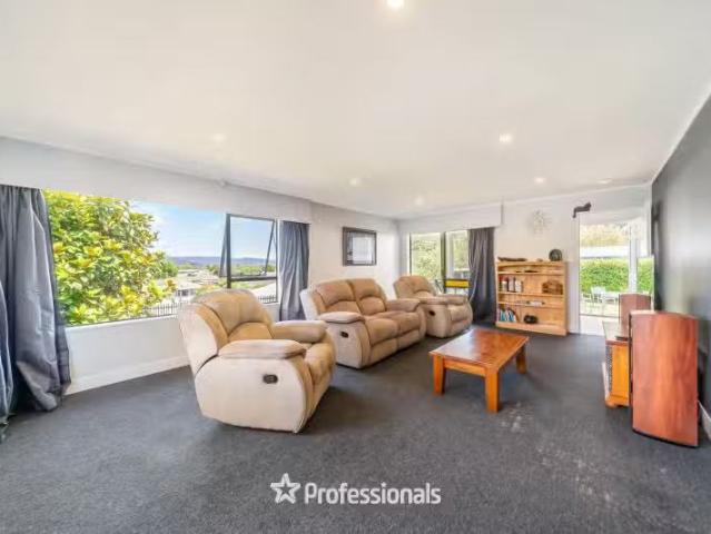 House for sale in Pauatahanui, Wellington