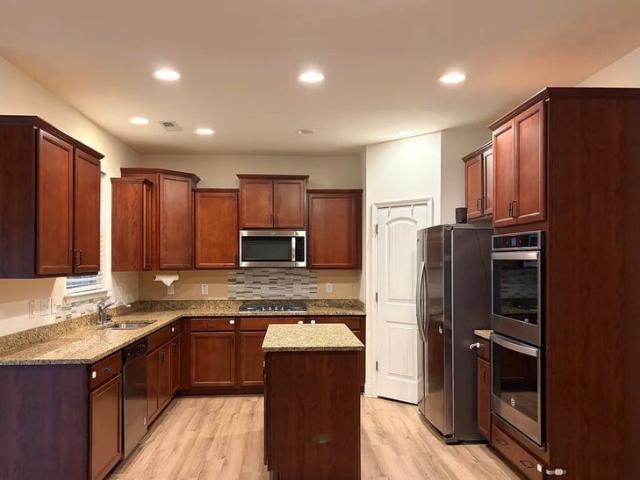 Room for rent in Camelot Village, Raleigh
