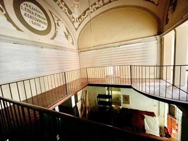 Locale Commerciale in affitto a Camaiore, Lucca