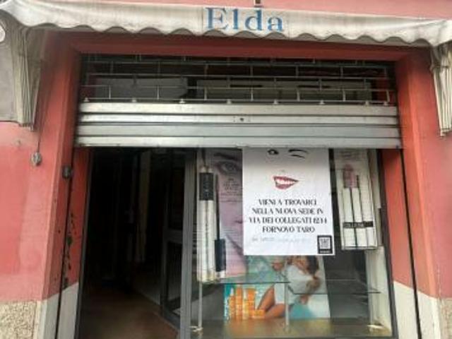 Locale Commerciale in affitto a Fornovo Di Taro, Reggio Emilia