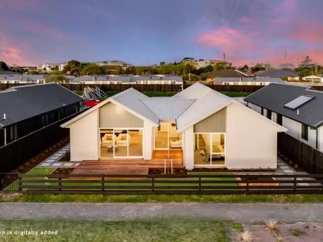 House for sale in Chaslands, Canterbury