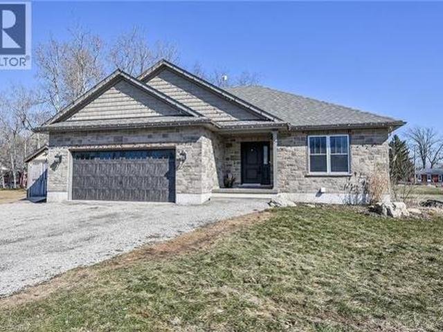 House for sale in Ontario