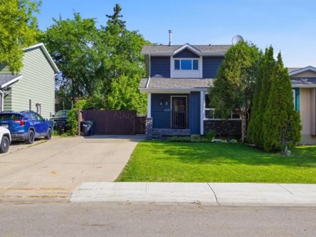 House for sale in Sherwood Park, Alberta