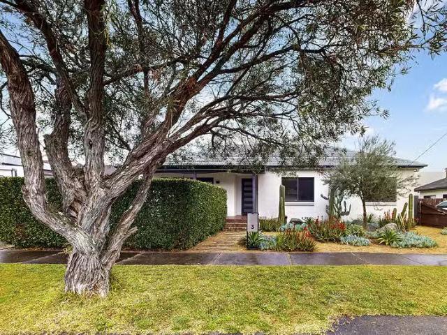 House for rent in Little Bay