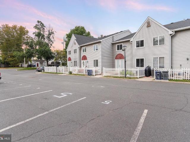 Townhouse for sale in Florence, New Jersey