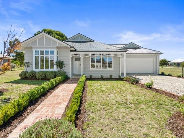 House for sale in Riddells Creek, Victoria