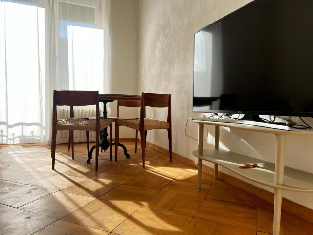 Wohnung mieten in Einigen, Zürich