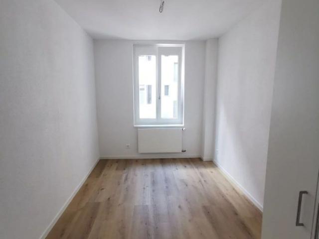 Haus mieten in Einigen, Zürich
