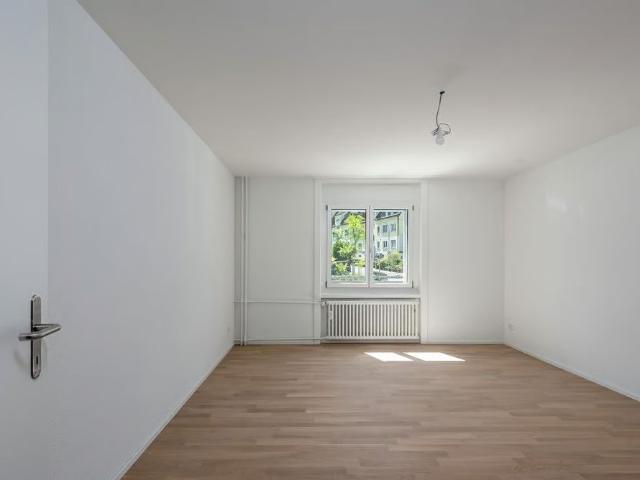 Apartment mieten in Einigen, Zürich