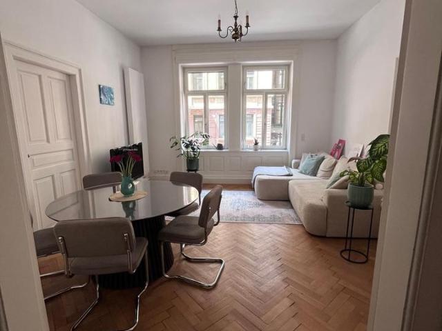 Wohnung kaufen in Karlshöhe, Stuttgart