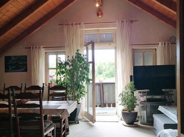 Dachgeschosswohnung kaufen in Schönberg, Bayern