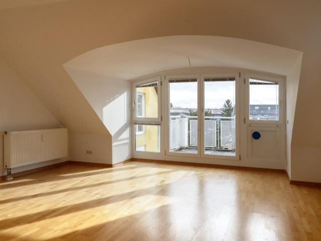 Wohnung kaufen in Karlsfeld, Bayern