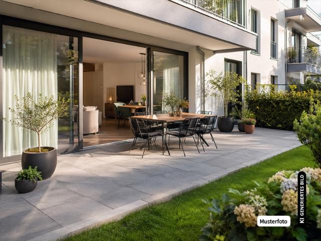 Wohnung kaufen in Central, Solingen