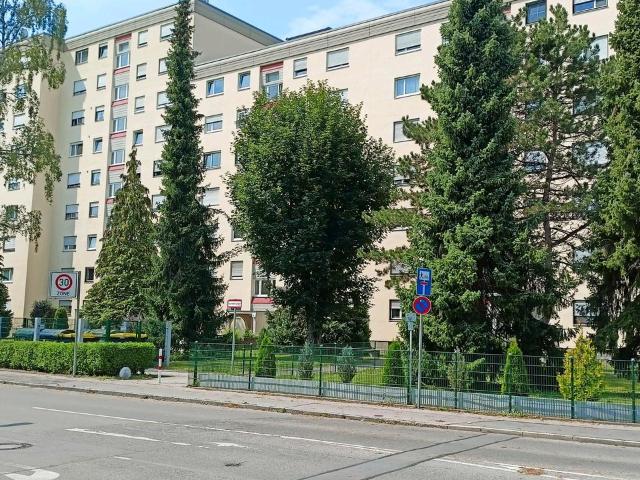 Wohnung kaufen in Königsbrunn, Bayern