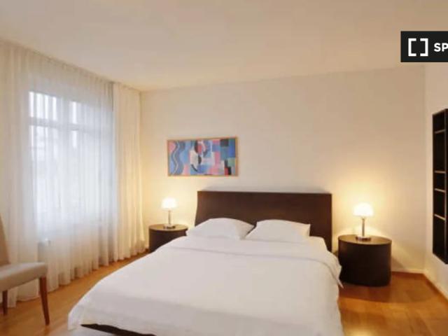 Wohnung mieten in Einigen, Zürich