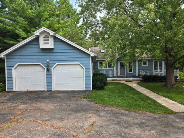 House for sale in Apple River, Illinois