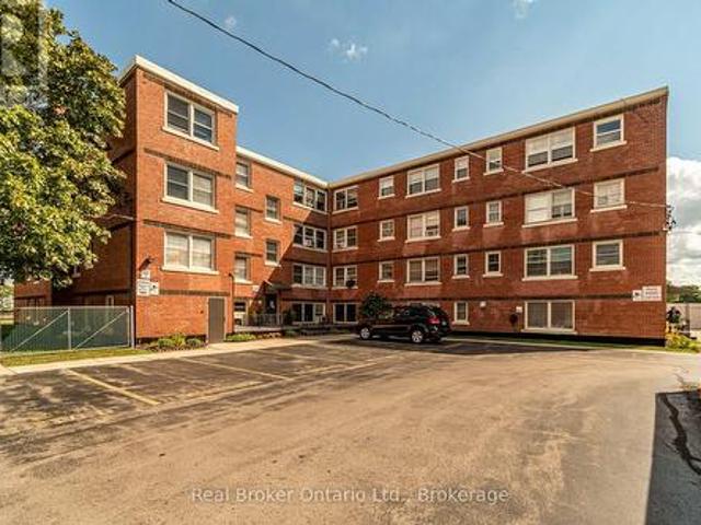 Condo for sale in Ancaster, Ontario