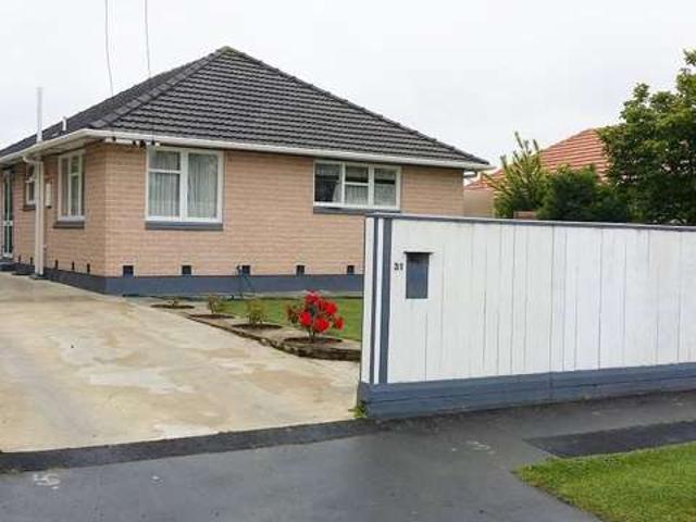 House for rent in Chaslands, Canterbury