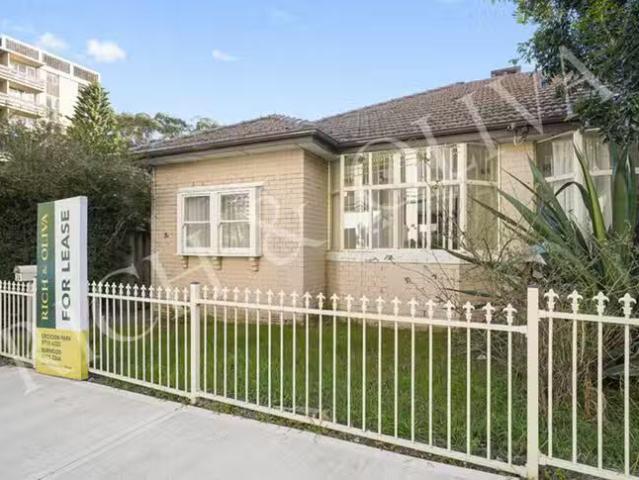 House for rent in Burwood