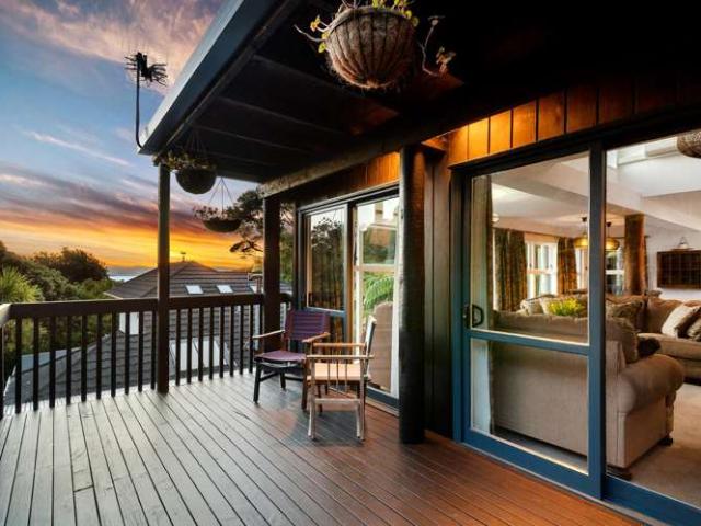 House for sale in Days Bay, Wellington