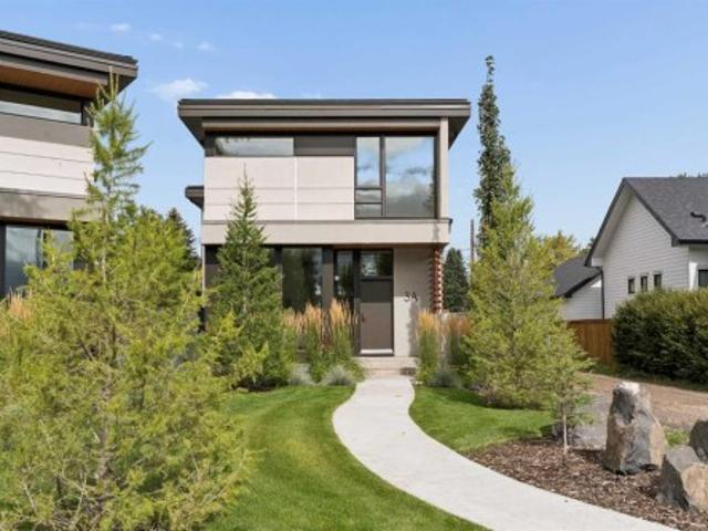 House for sale in Spruce Cliff, Calgary