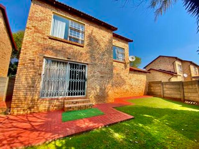 Townhouse for rent in Nooitgedacht, Gauteng