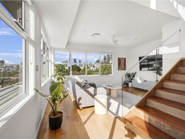 House for rent in Broadbeach Waters, Gold Coast City