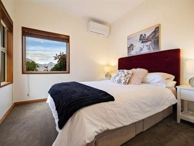 Townhouse for sale in Otakou