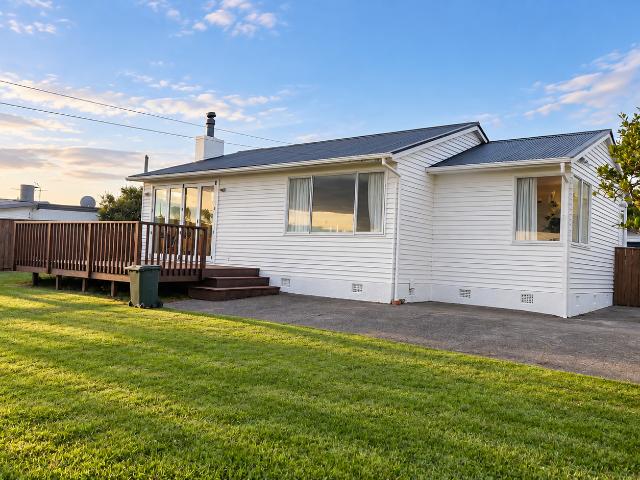 House for rent in Newlands, Wellington