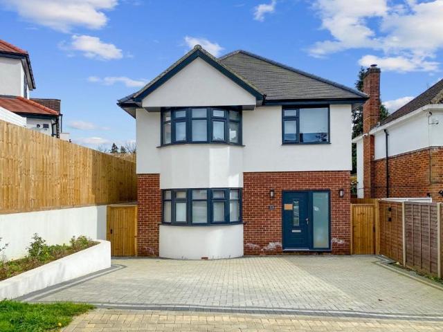 Apartment for rent in Brunswick Park, Greater London