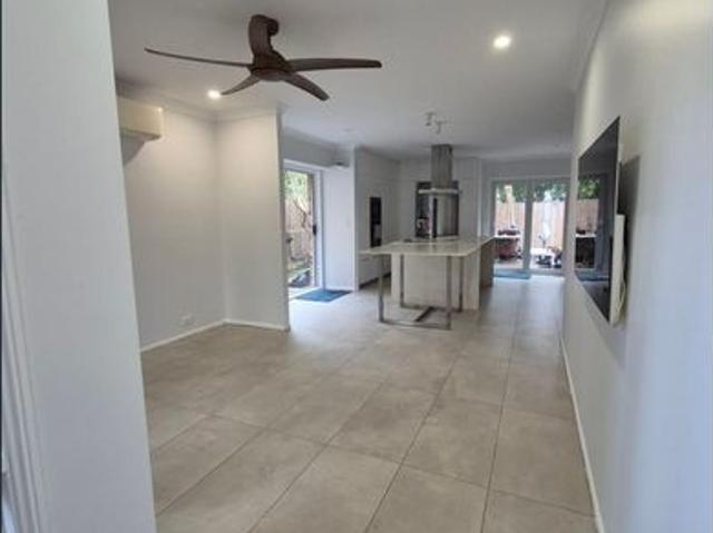 Townhouse for rent in Toombul, Queensland